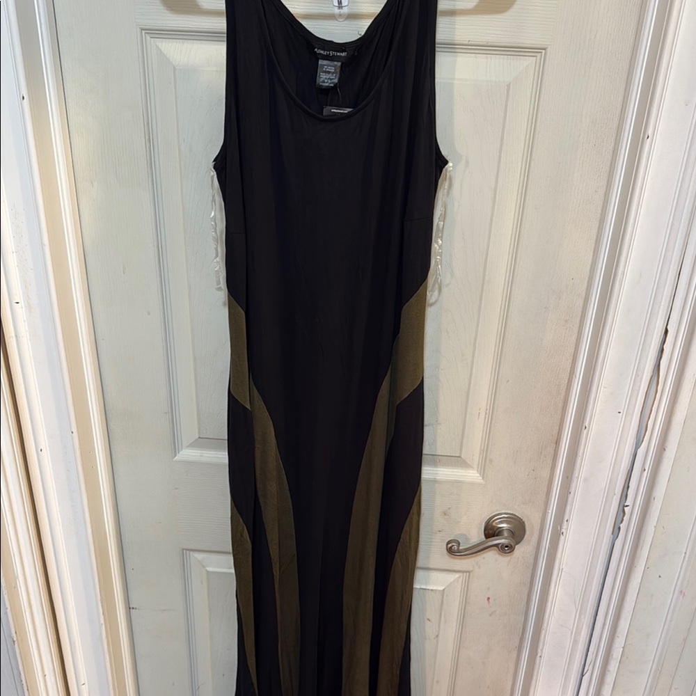 Ashley Stewart Black and Tan Sleeveless Sheath Maxi Dress